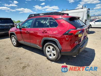 Drugie zdjęcie samochodu z przodu: 2021 TOYOTA RAV4 XLE VIN:4T3RWRFV1MU027075 - miniatura