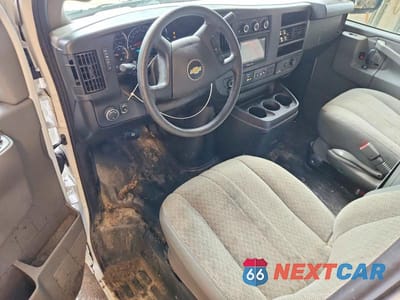 Zdjęcie 8 z 13 samochodu: 2024 CHEVROLET EXPRESS G2500 VIN:1GCWGAF70R1177722 - miniatura