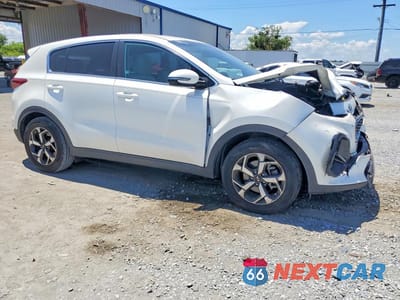 Czwarte zdjęcie samochodu z boku: 2021 KIA SPORTAGE LX VIN:KNDPM3AC5M7916361 - miniatura