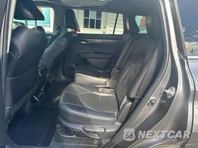 Zdjęcie 9 z 14 samochodu: 2023 TOYOTA HIGHLANDER HYBRID LIMITED VIN:5TDXBRCH4PS570895 - miniatura