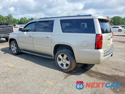 Drugie zdjęcie samochodu z przodu: 2016 CHEVROLET SUBURBAN C1500 LT VIN:1GNSCHKC3GR110852 - miniatura
