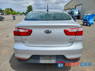 Zdjęcie 6 z 12 samochodu: 2017 KIA RIO LX VIN:KNADM4A33H6026233 - miniatura
