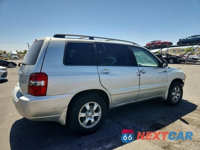 Trzecie zdjęcie samochodu z tyłu: 2005 TOYOTA HIGHLANDER LIMITED VIN:JTEDP21A450050127 - miniatura
