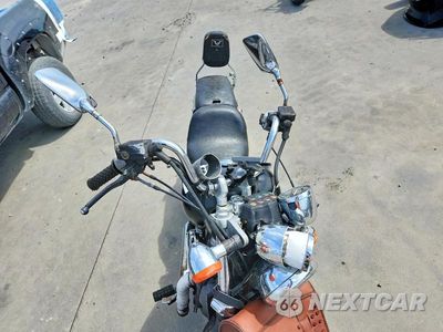 Piąte zdjęcie samochodu w środku: 1987 HONDA VT700 C VIN:1HFRC1901HA305641 - miniatura