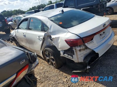 Drugie zdjęcie samochodu z przodu: 2019 KIA FORTE LXS VIN:3KPF24AD9KE112920 - miniatura