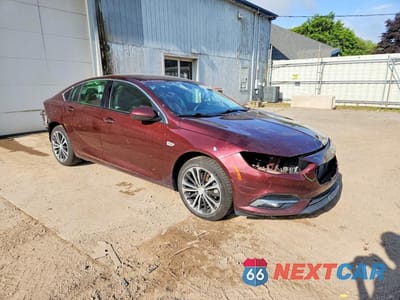 Czwarte zdjęcie samochodu z boku: 2018 BUICK REGAL ESSENCE VIN:W04GP6SX5J1129333 - miniatura