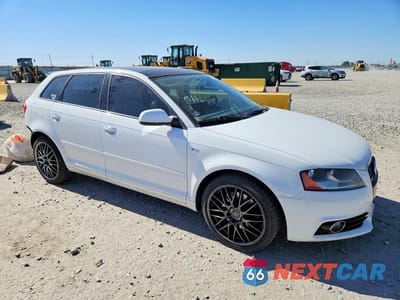 Czwarte zdjęcie samochodu z boku: 2011 AUDI A3 PREMIUM VIN:WAUDFAFM9BA099203 - miniatura