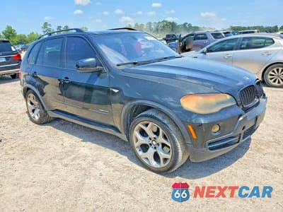 Czwarte zdjęcie samochodu z boku: 2009 BMW X5 XDRIVE48I VIN:5UXFE83599L169008 - miniatura