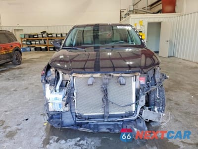 Piąte zdjęcie samochodu w środku: 2018 TOYOTA HIGHLANDER LE VIN:5TDBZRFH9JS879318 - miniatura