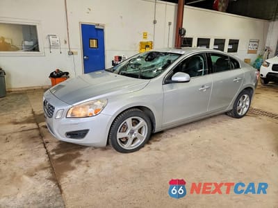 2012 VOLVO S60 T5 YV1622FS8C2041553 - główne zdjęcie licytacji z USA - miniatura