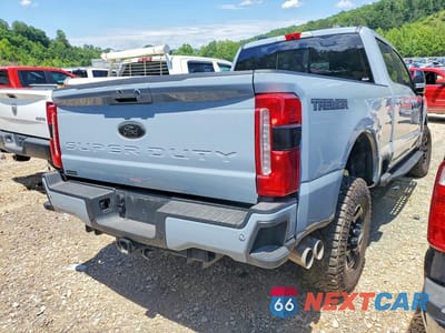 Trzecie zdjęcie samochodu z tyłu: 2025 FORD F350 SUPER DUTY VIN:1FT8W3BMXSED60840 - miniatura