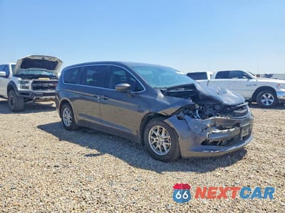 Czwarte zdjęcie samochodu z boku: 2023 CHRYSLER VOYAGER LX VIN:2C4RC1CG3PR520707 - miniatura