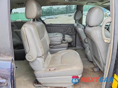 Zdjęcie 11 z 13 samochodu: 2004 TOYOTA SIENNA XLE LIMITED 7 PASSENGER VIN:5TDBA22CX4S008795 - miniatura