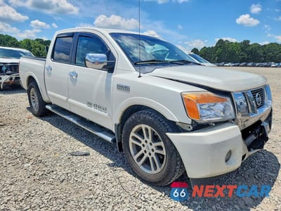 Czwarte zdjęcie samochodu z boku: 2015 NISSAN TITAN SL VIN:1N6BA0ED2FN506665 - miniatura
