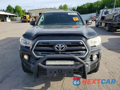Piąte zdjęcie samochodu w środku: 2017 TOYOTA TACOMA SR5 V6 VIN:5TFDZ5BN4HX028349 - miniatura