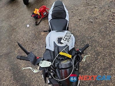 Piąte zdjęcie samochodu w środku: 2017 KAWASAKI ER650 G VIN:JKAEREG13HDA01183 - miniatura