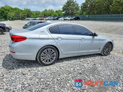 Trzecie zdjęcie samochodu z tyłu: 2019 BMW 530E VIN:WBAJA9C53KB393641 - miniatura