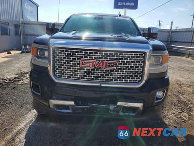 Piąte zdjęcie samochodu w środku: 2016 GMC SIERRA K2500 DENALI VIN:1GT12UE81GF116299 - miniatura