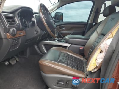 Zdjęcie 7 z 12 samochodu: 2017 NISSAN TITAN XD PLATINUM RESERVE VIN:1N6AA1F27HN508512 - miniatura