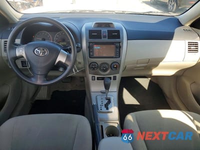 Zdjęcie 8 z 12 samochodu: 2013 TOYOTA COROLLA LE VIN:2T1BU4EE5DC958197 - miniatura