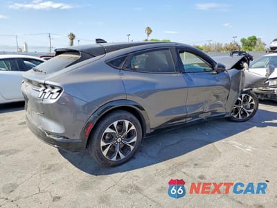 Trzecie zdjęcie samochodu z tyłu: 2023 FORD MUSTANG MACH -E PREMIUM VIN:3FMTK3SU3PMA97240 - miniatura