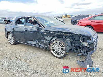 Czwarte zdjęcie samochodu z boku: 2018 AUDI A4 PREMIUM PLUS VIN:WAUENAF4XJA063526 - miniatura