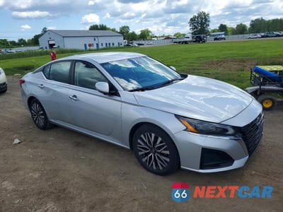 Czwarte zdjęcie samochodu z boku: 2023 NISSAN ALTIMA SV VIN:1N4BL4DV3PN321594 - miniatura