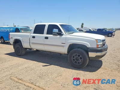 Czwarte zdjęcie samochodu z boku: 2005 CHEVROLET SILVERADO K2500 HEAVY DUTY VIN:1GCHK23225F810014 - miniatura