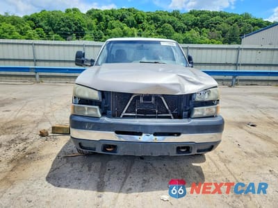 Piąte zdjęcie samochodu w środku: 2006 CHEVROLET SILVERADO K2500 HEAVY DUTY VIN:1GCHK24U26E147101 - miniatura