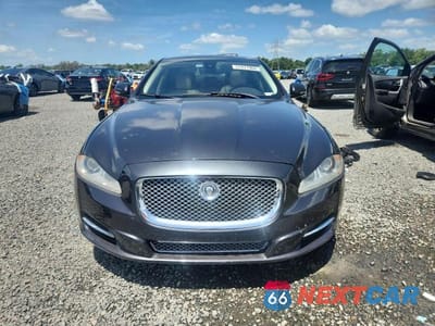 Piąte zdjęcie samochodu w środku: 2012 JAGUAR XJL SUPERCHARGED VIN:SAJWA2GE8CMV29327 - miniatura