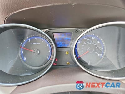 Zdjęcie 9 z 13 samochodu: 2011 HYUNDAI TUCSON GLS VIN:KM8JU3AC4BU285781 - miniatura