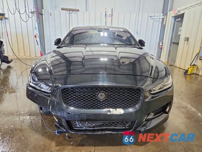 Piąte zdjęcie samochodu w środku: 2019 JAGUAR XE S VIN:SAJAG4FVXKCP48901 - miniatura