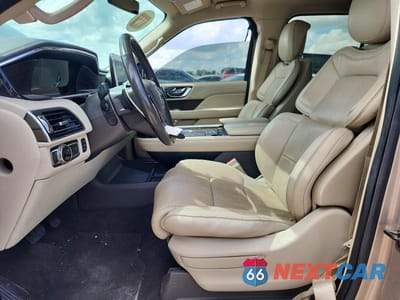 Zdjęcie 7 z 13 samochodu: 2018 LINCOLN NAVIGATOR PREMIERE VIN:5LMJJ2MT0JEL00281 - miniatura