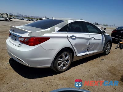 Trzecie zdjęcie samochodu z tyłu: 2013 HYUNDAI SONATA LIMITED VIN:5NPEC4AC5DH639688 - miniatura