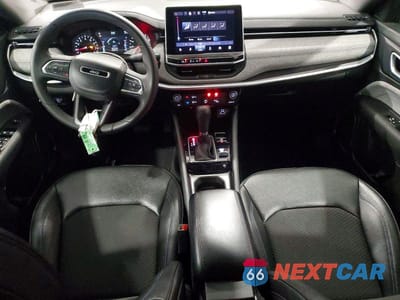 Zdjęcie 8 z 12 samochodu: 2024 JEEP COMPASS LATITUDE VIN:3C4NJDBNXRT111593 - miniatura