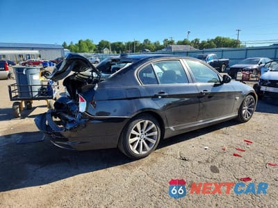 Trzecie zdjęcie samochodu z tyłu: 2011 BMW 328 XI SULEV VIN:WBAPK5G56BNN80896 - miniatura