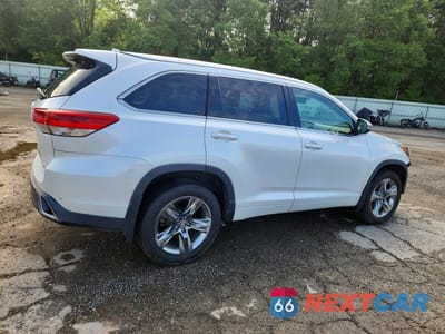 Trzecie zdjęcie samochodu z tyłu: 2018 TOYOTA HIGHLANDER LIMITED PLATINUM VIN:5TDYZRFH2JS271246 - miniatura
