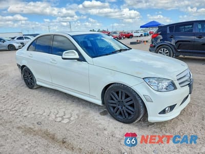Czwarte zdjęcie samochodu z boku: 2008 MERCEDES-BENZ C 300 VIN:WDDGF54X68F097656 - miniatura