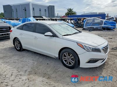 Czwarte zdjęcie samochodu z boku: 2015 HYUNDAI SONATA SE VIN:5NPE24AF2FH005514 - miniatura