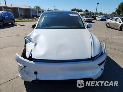 Piąte zdjęcie samochodu w środku: 2026 TESLA MODEL Y VIN:7SAYGDEE1TF434253 - miniatura