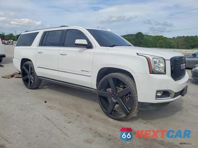 Czwarte zdjęcie samochodu z boku: 2016 GMC YUKON XL DENALI VIN:1GKS1HKJ5GR103855 - miniatura