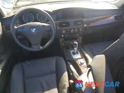 Zdjęcie 8 z 12 samochodu: 2010 BMW 528 XI VIN:WBANV1C56AC157694 - miniatura