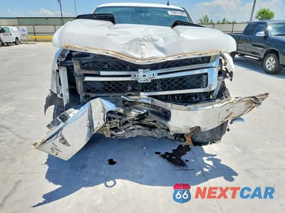 Piąte zdjęcie samochodu w środku: 2013 CHEVROLET SILVERADO K2500 HEAVY DUTY VIN:1GC2KVCG3DZ132129 - miniatura