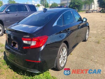 Czwarte zdjęcie samochodu z boku: 2019 HONDA ACCORD LX VIN:1HGCV1F15KA045082 - miniatura