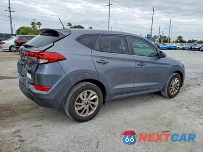 Trzecie zdjęcie samochodu z tyłu: 2017 HYUNDAI TUCSON SE VIN:KM8J23A40HU254678 - miniatura