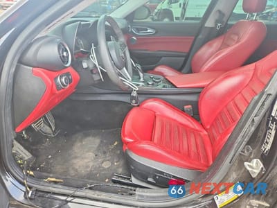 Zdjęcie 7 z 12 samochodu: 2017 ALFA ROMEO GIULIA TI Q4 VIN:ZARFAEEN4H7544406 - miniatura