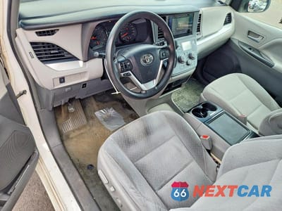 Zdjęcie 8 z 12 samochodu: 2015 TOYOTA SIENNA LE VIN:5TDKK3DC3FS619545 - miniatura