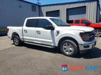 Czwarte zdjęcie samochodu z boku: 2025 FORD F150 XLT VIN:1FTEW3K89SKE76652 - miniatura