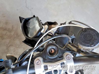 Zdjęcie 7 z 9 samochodu: 2018 TRIUMPH MOTORCYCLE STREET TRIPLE RS VIN:SMTA464S4JT816427 - miniatura