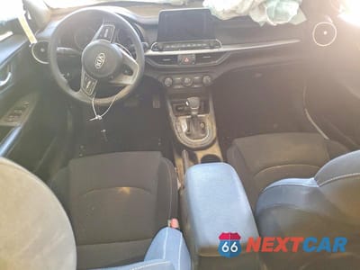 Zdjęcie 8 z 12 samochodu: 2021 KIA FORTE LXS VIN:3KPF24AD4ME296599 - miniatura